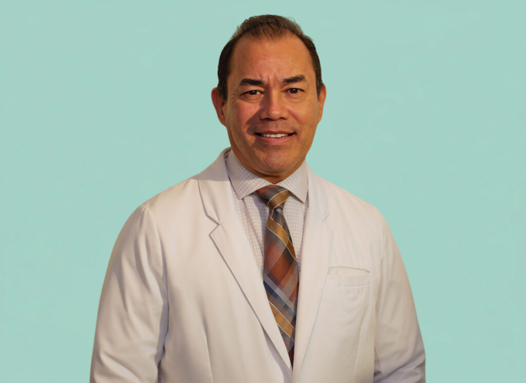 Dr. Arturo Portales